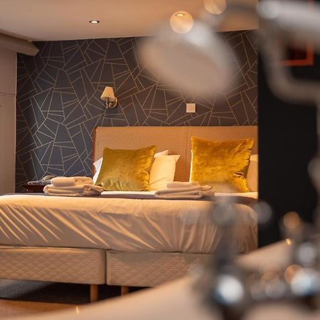 The Oak House Hotell Axbridge Eksteriør bilde A bedroom at the hotel
