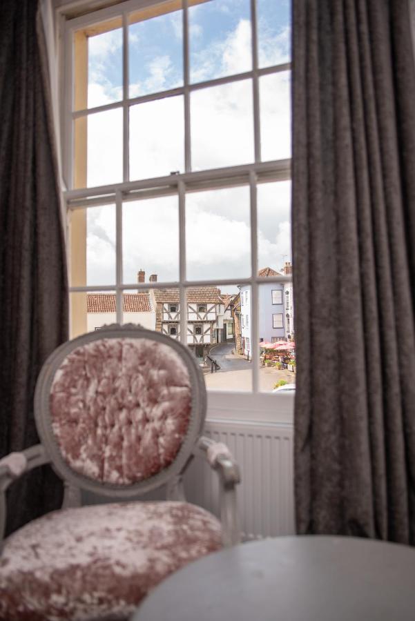 The Oak House Hotell Axbridge Eksteriør bilde The view from the window of the room where the body of the murdered woman was found