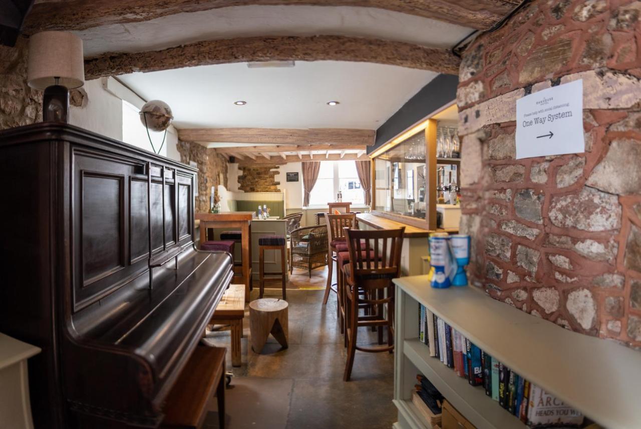 The Oak House Hotell Axbridge Eksteriør bilde The interior of the Old Post Office