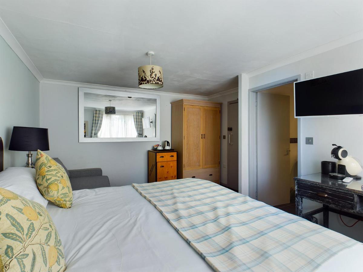 The Oak House Hotell Axbridge Eksteriør bilde A bedroom at the hotel