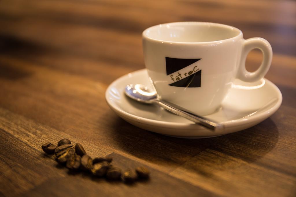 The Oak House Hotell Axbridge Eksteriør bilde A cup of coffee