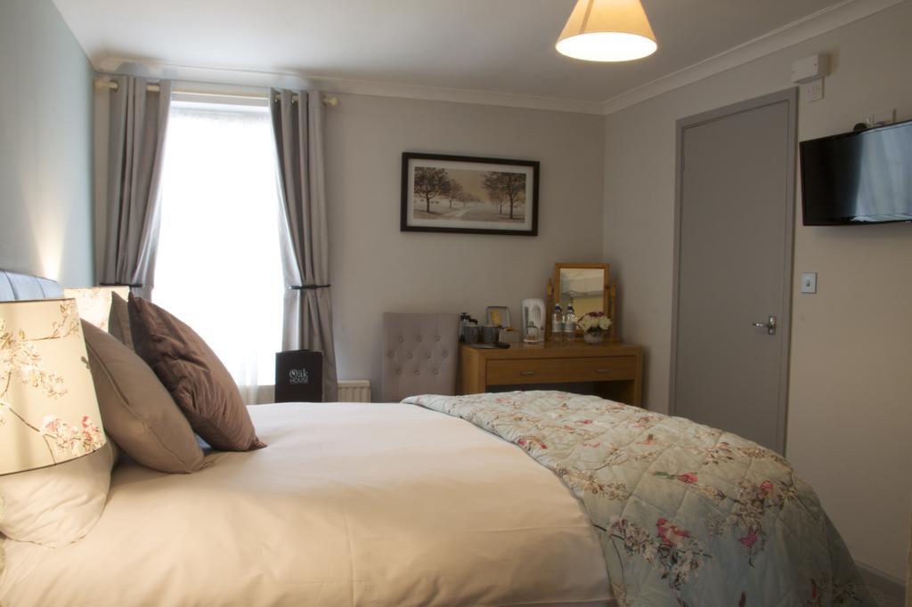 The Oak House Hotell Axbridge Eksteriør bilde A bedroom at the hotel